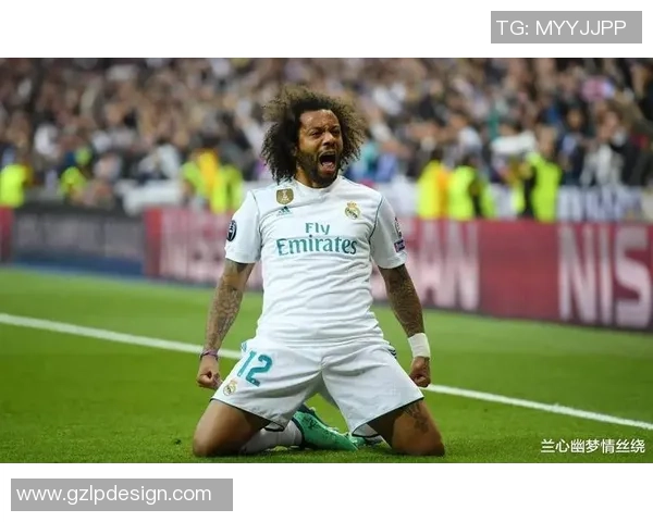 身披22号战袍的传奇球星在绿茵场上书写永恒的足球故事