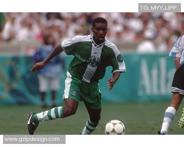 帅气逼人的足球巨星们走红全球引领潮流风尚