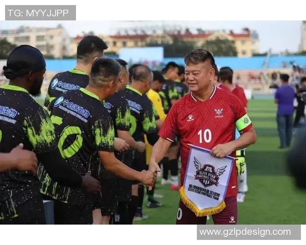 球星同台飙球技展现巅峰对决点燃绿茵激情舞动足球魅力 球星同台飙球技展现巅峰对决点燃绿茵激情舞动足球魅力